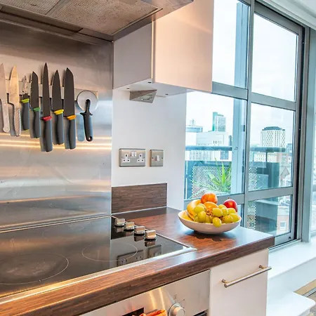 Stylish Leeds Stay Near Lgi & University *