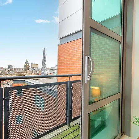 Stylish Leeds Stay Near Lgi & University Leeds (West Yorkshire)