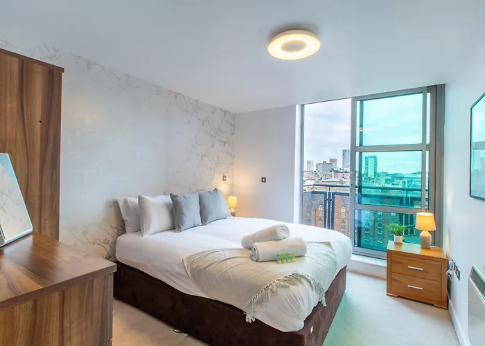 Stylish Leeds Stay Near Lgi & University Apartment *