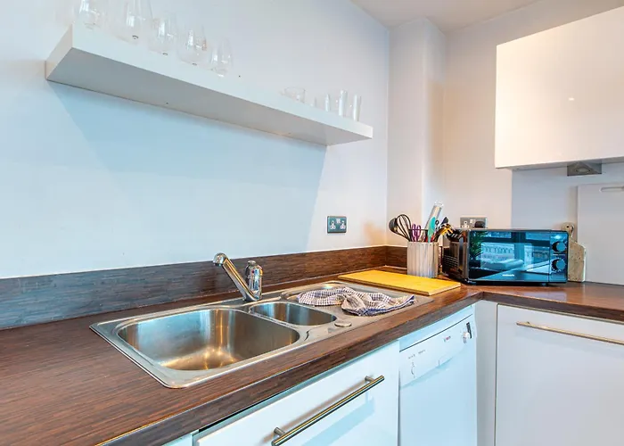 Stylish Leeds Stay Near Lgi & University Apartment *